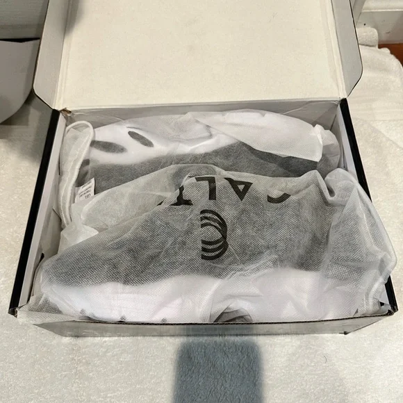 Generic - Picture 7 of 8